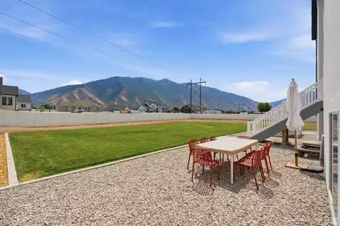 Exterior - 354 N 800 W, Mapleton, UT 84664 photo 10 of 34