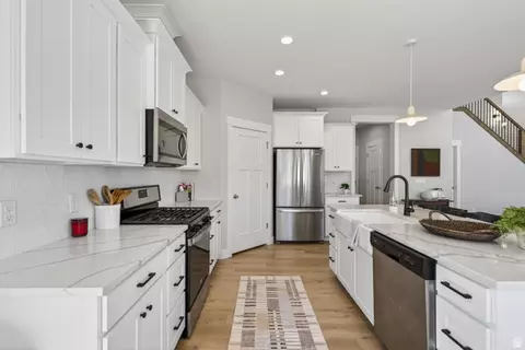 Kitchen - 354 N 800 W, Mapleton, UT 84664 photo 4 of 5