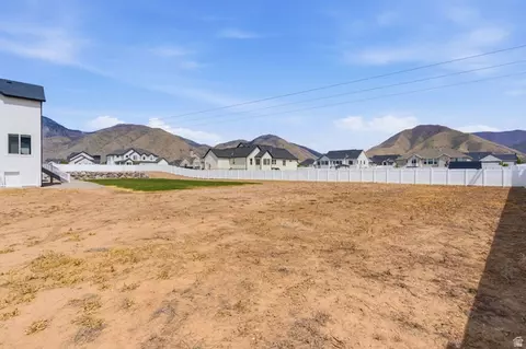 Exterior - 354 N 800 W, Mapleton, UT 84664 photo 14 of 21