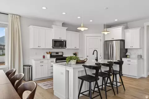 Kitchen - 354 N 800 W, Mapleton, UT 84664 photo 2 of 5