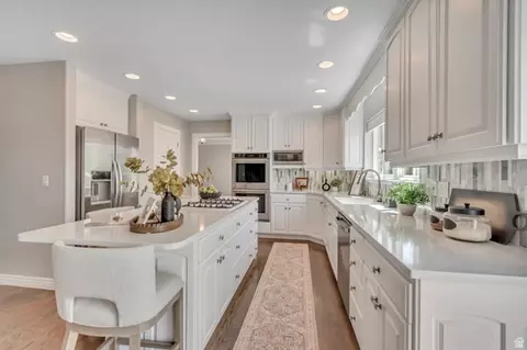 Kitchen - 744 E Sunrise Dr N, Orem, UT 84097 photo 4 of 5