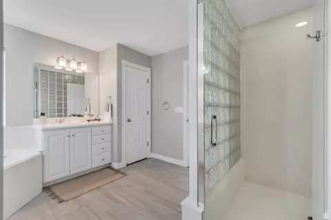 Bath - 744 E Sunrise Dr N, Orem, UT 84097 photo 2 of 6