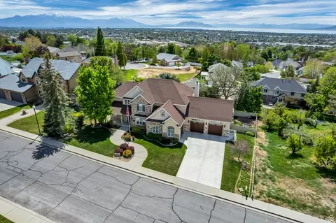 View/Area - 744 E Sunrise Dr N, Orem, UT 84097 photo 14 of 20
