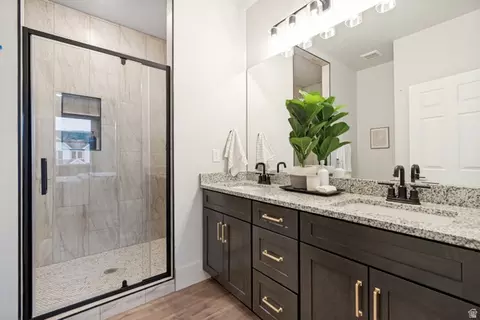 Bath - 529 N Haven Dr, Mapleton, UT 84664 photo 2 of 3