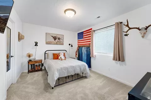 Bedroom - 1077 E Postmark Pl, Eagle Mountain, UT 84005 photo 2 of 4