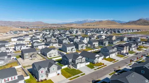 View/Area - 1077 E Postmark Pl, Eagle Mountain, UT 84005 photo 5 of 6