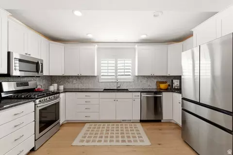 Kitchen - 1265 N 850 E, Bountiful, UT 84010 photo 4 of 7