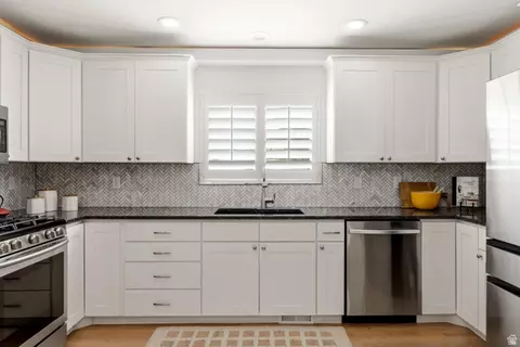 Kitchen - 1265 N 850 E, Bountiful, UT 84010 photo 1 of 7