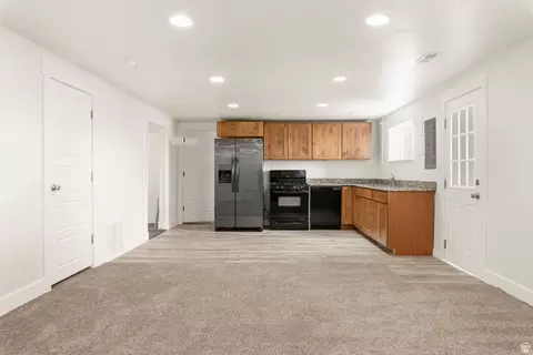 Kitchen - 1265 N 850 E, Bountiful, UT 84010 photo 7 of 7