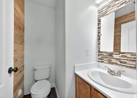 Bath - 802 W Sugar Maple Ct S, Payson, UT 84651 photo 1 of 3