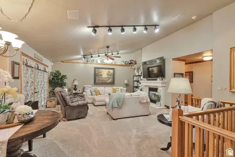 Living - 1040 E Canyon Rd, Hyde Park, UT 84318 photo 3 of 5