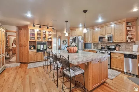 Kitchen - 1040 E Canyon Rd, Hyde Park, UT 84318 photo 2 of 3