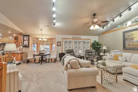 Living - 1040 E Canyon Rd, Hyde Park, UT 84318 photo 4 of 5