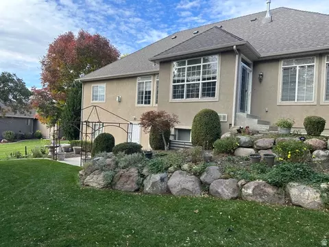 Exterior - 2066 E Tivoli Ct, Draper, UT 84020 photo 3 of 6