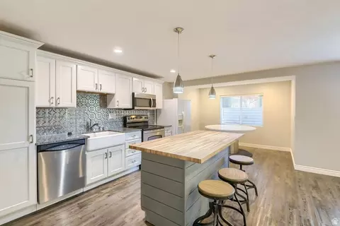 Kitchen - 2066 E Tivoli Ct, Draper, UT 84020 photo 4 of 4