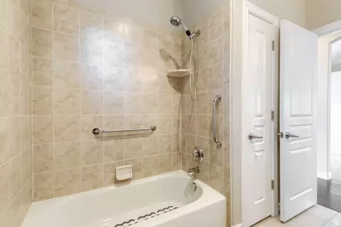 Bath - 2066 E Tivoli Ct, Draper, UT 84020 photo 3 of 4