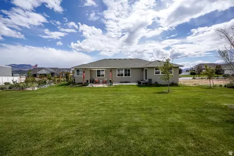 Exterior - 2315 E Dugway Dr, Eagle Mountain, UT 84005 photo 13 of 43