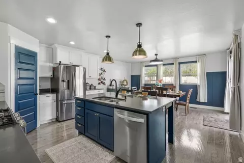 Kitchen - 2315 E Dugway Dr, Eagle Mountain, UT 84005 photo 2 of 3