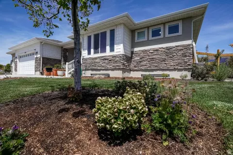 Exterior - 2315 E Dugway Dr, Eagle Mountain, UT 84005 photo 27 of 43