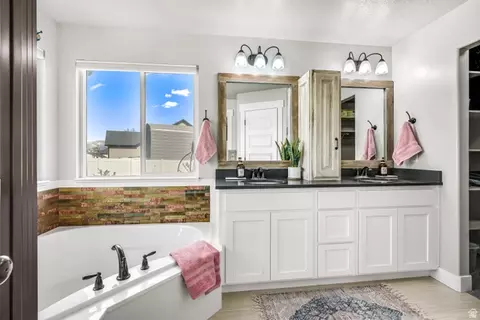 Bath - 2315 E Dugway Dr, Eagle Mountain, UT 84005 photo 2 of 5