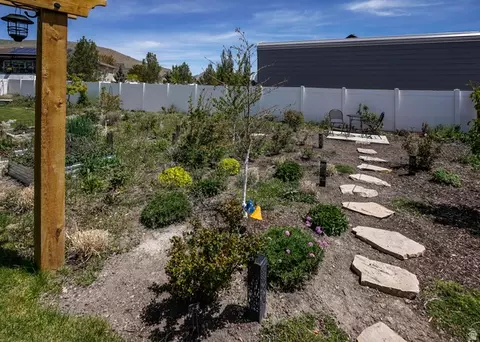 Exterior - 2315 E Dugway Dr, Eagle Mountain, UT 84005 photo 31 of 43