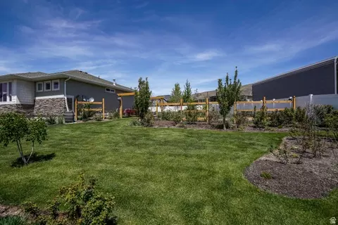 Exterior - 2315 E Dugway Dr, Eagle Mountain, UT 84005 photo 41 of 43