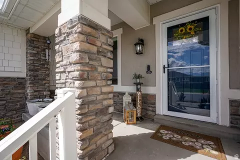 Exterior - 2315 E Dugway Dr, Eagle Mountain, UT 84005 photo 7 of 43