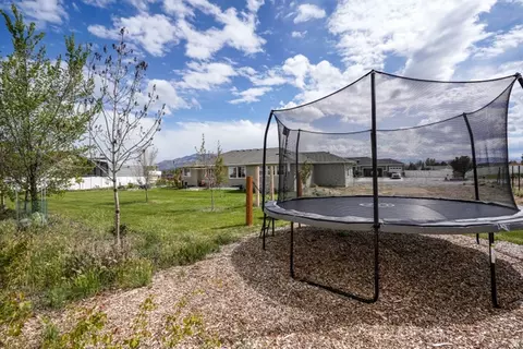Exterior - 2315 E Dugway Dr, Eagle Mountain, UT 84005 photo 17 of 43