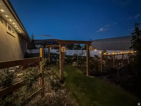 Exterior - 2315 E Dugway Dr, Eagle Mountain, UT 84005 photo 22 of 43