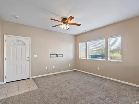 Living - 114 E Bella Monte Dr S UNIT 1, Draper, UT 84020 photo 4 of 5