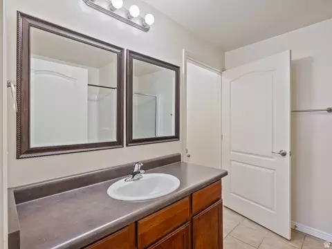 Bath - 114 E Bella Monte Dr S UNIT 1, Draper, UT 84020 photo 1 of 3