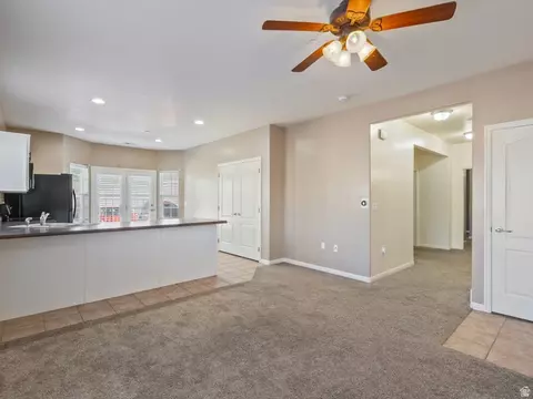 Living - 114 E Bella Monte Dr S UNIT 1, Draper, UT 84020 photo 2 of 5