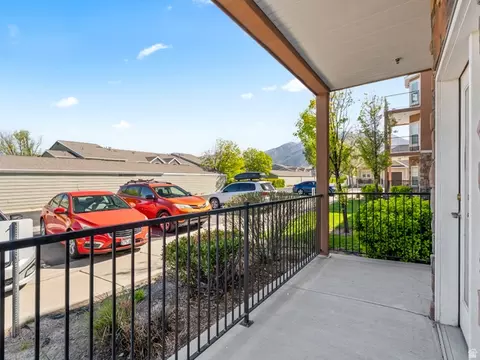Exterior - 114 E Bella Monte Dr S UNIT 1, Draper, UT 84020 photo 4 of 4