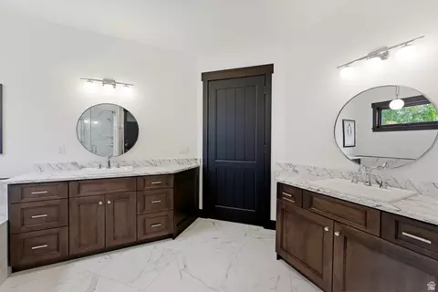 Bath - 257 E Deer Ridge Way #9, Midway, UT 84049 photo 2 of 5