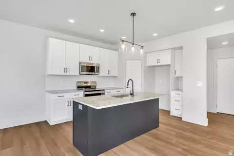 Kitchen - 547 N Haven Dr, Mapleton, UT 84664 photo 2 of 3