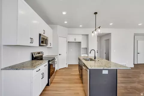 Kitchen - 547 N Haven Dr, Mapleton, UT 84664 photo 3 of 3