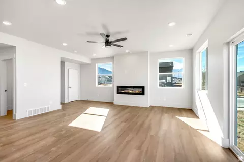 Living - 547 N Haven Dr, Mapleton, UT 84664 photo 1 of 3