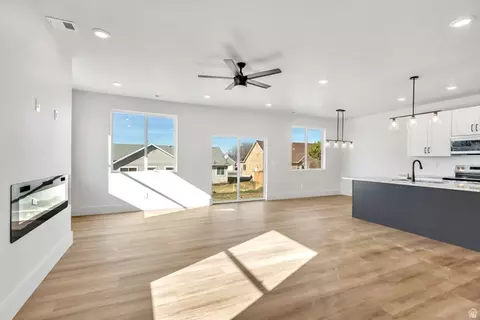 Living - 547 N Haven Dr, Mapleton, UT 84664 photo 3 of 3