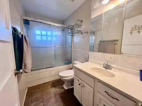 Bath - 11 S 200 E, Meadow, UT 84644 photo 1 of 2
