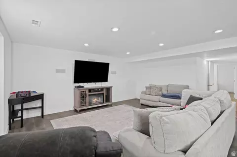 Living - 9552 N Horizon Dr W #113, Eagle Mountain, UT 84005 photo 2 of 2