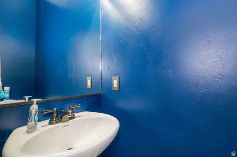 Bath - 111 E 690 S, Smithfield, UT 84335 photo 1 of 2