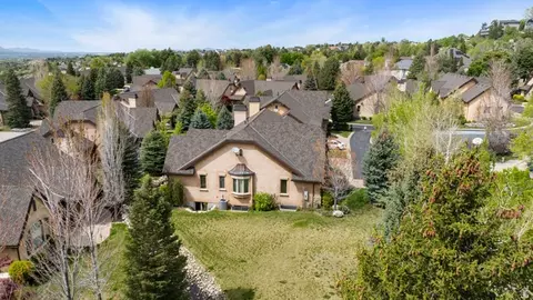 View/Area - 3168 E Bavarian Ct, Sandy, UT 84093 photo 8 of 10