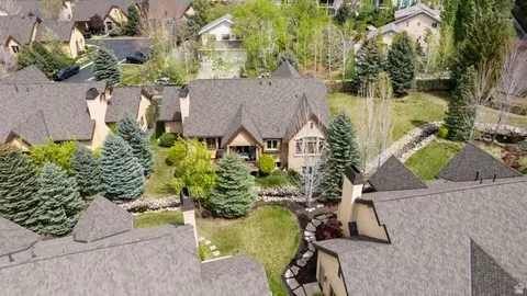 View/Area - 3168 E Bavarian Ct, Sandy, UT 84093 photo 4 of 10