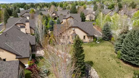 View/Area - 3168 E Bavarian Ct, Sandy, UT 84093 photo 7 of 10