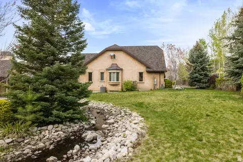 Exterior - 3168 E Bavarian Ct, Sandy, UT 84093 photo 5 of 6