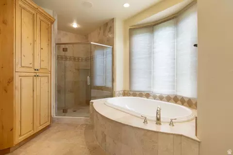 Bath - 3168 E Bavarian Ct, Sandy, UT 84093 photo 2 of 5