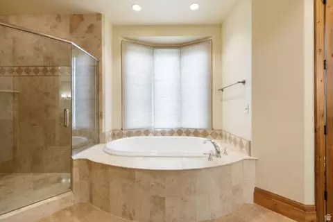 Bath - 3168 E Bavarian Ct, Sandy, UT 84093 photo 3 of 5