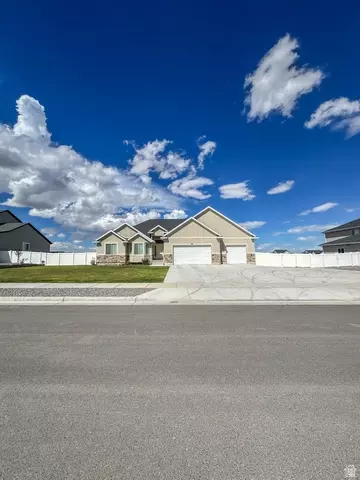 796 W Cherry Orchard Ln, Grantsville, UT 84029