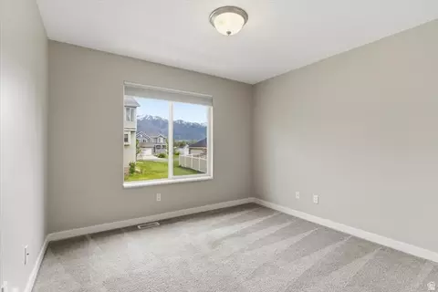 Bedroom - 2082 N Evans Cove Loop W, Layton, UT 84041 photo 4 of 4