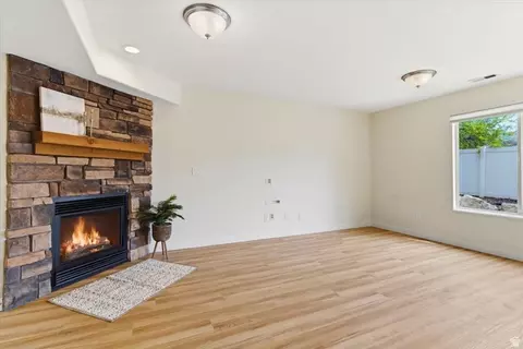Living - 2082 N Evans Cove Loop W, Layton, UT 84041 photo 2 of 5